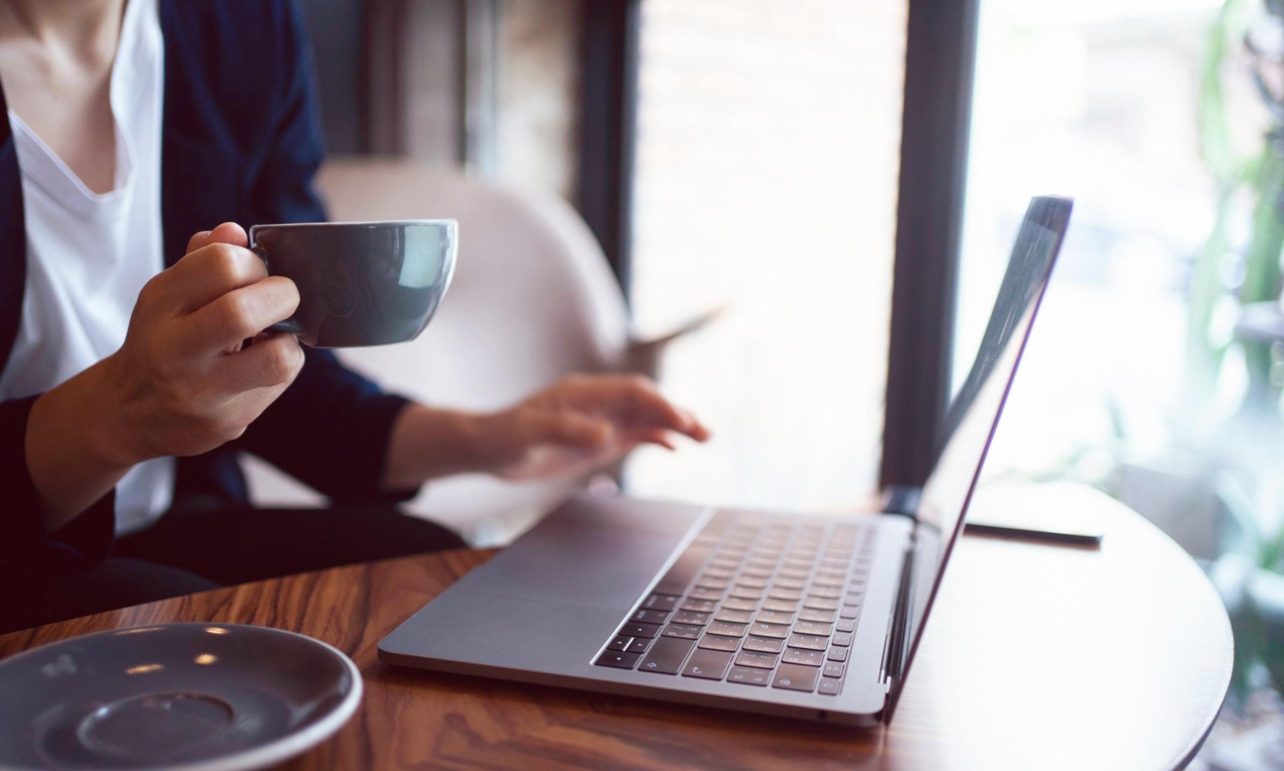 Praktische Arbeit mit Finanztools und Analysen